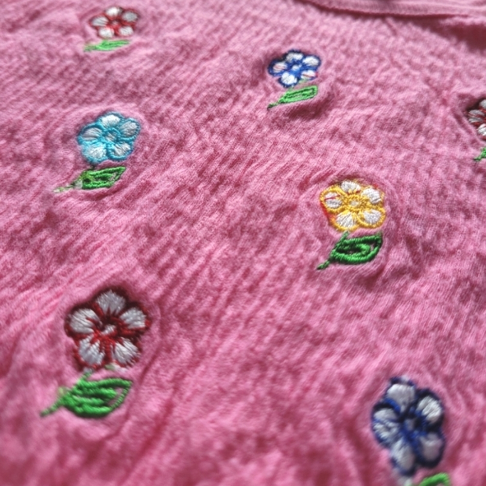 10/$20 ❄️ Simply Basic Top - Picture 3 of 8